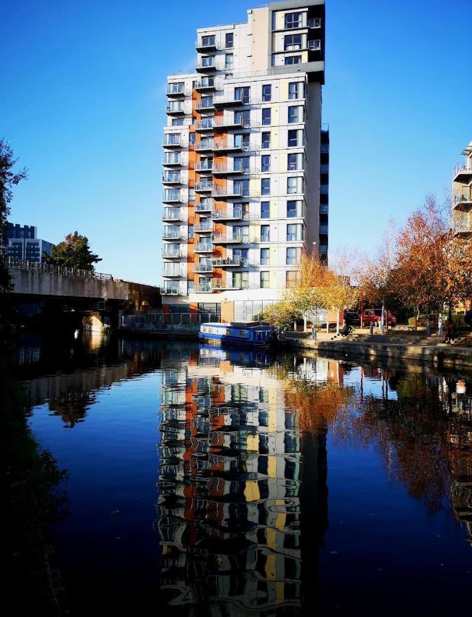 Lovely Luxury 1-Bed Apartment In Wembley Londres Exterior foto